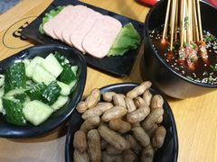-虾弄弄海派小龙虾·牛羊蝎子火锅