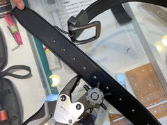 -爱革·洗衣改衣·洗鞋修鞋·洗包修包·奢侈品护理(宝地广场店)