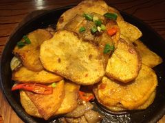 -阿瓦山寨·湘菜现炒·剁椒鱼头王(咸阳总店)