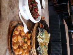 -阿瓦山寨·湘菜现炒·剁椒鱼头王(咸阳总店)