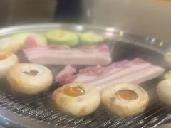 -围炉肉舍•炭烤活鳗•丹东海鲜烤肉(步行街店)