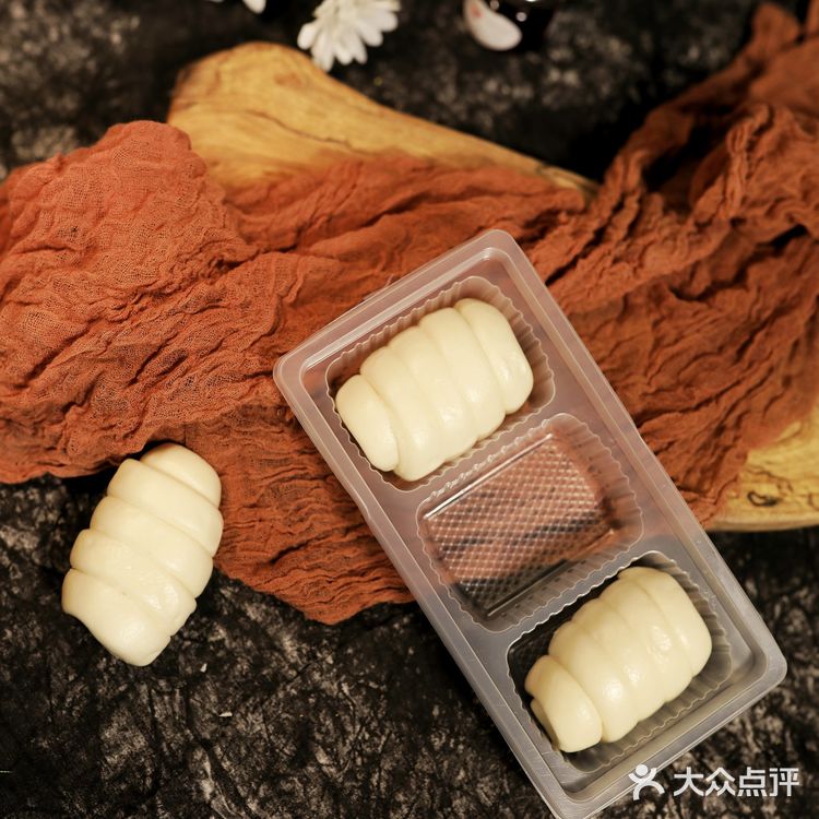 像云朵一样肥嘟嘟的香肠卷，你喜欢这样的早餐吗？