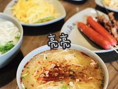 猪肘汤面-亮亮面馆(经六路店)