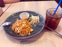 -东海岸人工湖美食村