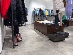-URBAN REVIVO(上海中庚漫游城店)