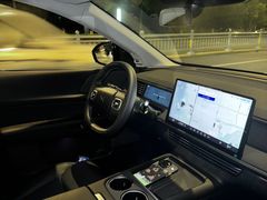 -小鹏汽车体验中心(苏州龙湖狮山天街店)