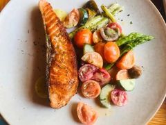 现烤三文鱼-THE CANNERY&JUJU 新鲜海鲜·牛排美食酒廊