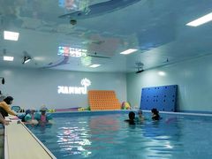 -楠木种子游泳馆(李沧万达店)