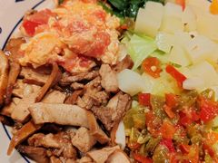-阿瓦山寨·湘菜现炒·剁椒鱼头王(咸阳总店)