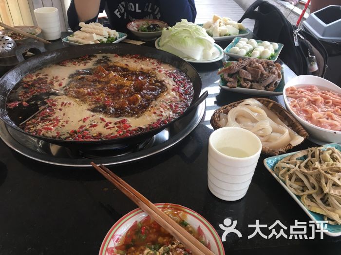 重庆红板凳火锅图片