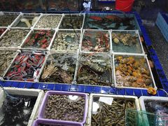 -霞涌市场海鲜摆卖区