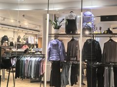 -lululemon(上海浦东IFC店)