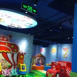 -咘隆家族儿童乐园(凯旋广场店)