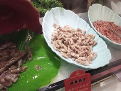 -四囍码头海鲜烧烤自助火锅(外滩南京东路悦荟广场店)