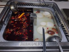 牛油双拼锅底-海底捞火锅(武胜路凯德广场店)
