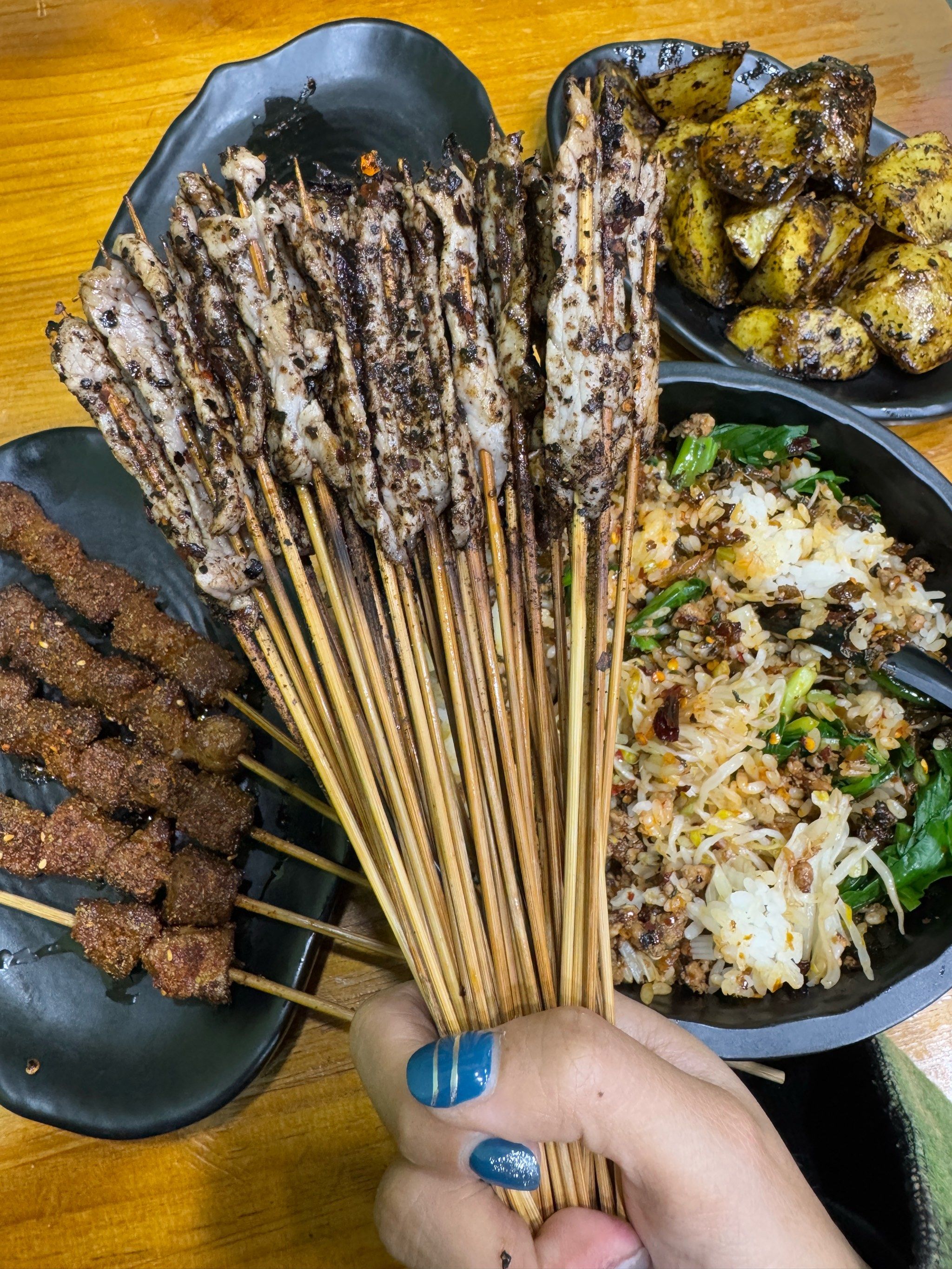 文山酸牛肉真的是云南特色本地烧烤的神!