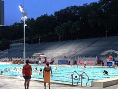-越秀山游泳场