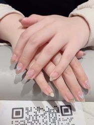 -丽心自助美甲美睫