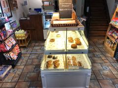 面包甜点陈列柜-KOMUGI 小麦家(新地假日广场店)