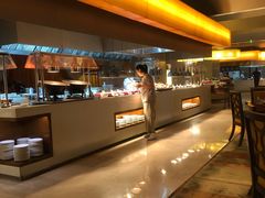 自助取餐区-青岛金沙滩希尔顿酒店·自助餐厅
