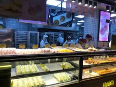 面包甜点陈列柜-鲍师傅糕点(江苏路店)