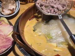 -洱火云南酸菜牛肉火锅(石景山当代商城店)