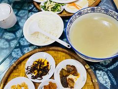 -桥香园云南过桥米线(金马碧鸡店)