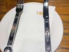 餐具摆设-1886德国汽车餐厅(外滩中央店)
