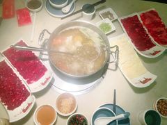 -左庭右院鲜牛肉火锅(浦江欢乐颂店)