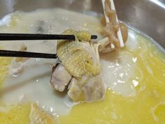 -鲜入围煮花胶鸡海鲜火锅