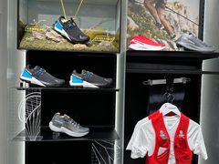 -SALOMON萨洛蒙(长沙国金街店)