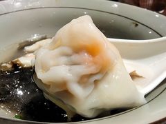 蟹籽虾仁鲜肉馄饨-南小蟹手工點心(三里屯店)