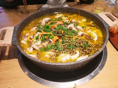 -山城外·非遗酸菜鱼(新都汇融店)
