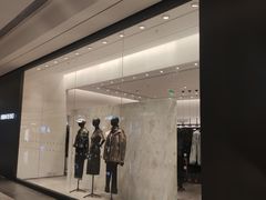 -URBAN REVIVO(上海中庚漫游城店)