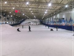 -乔波室内滑雪场