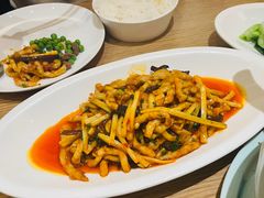 -渝信川菜 · 川味家常菜(财富购物中心店)