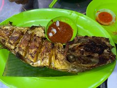 -明记烧鱼美味店