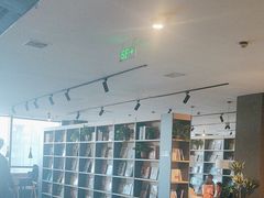 -魔方城市书房(中街益田店)