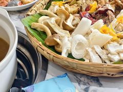 -原林野山菌火锅·炒菌(关上野生菌一条街店)
