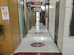 -雅悦齿科(顾村公园店)
