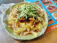 -艾力江和田馕坑烤肉店