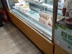 面包甜点陈列柜-金凤成祥(东直门现烤面包店)