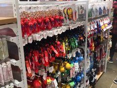 -名创优品(北京新中关购物中心地铁层店)
