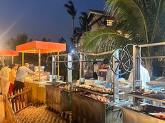 -亚龙湾希尔顿自助餐厅·海鲜·烧烤·沙滩BBQ·现场乐队