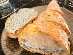 松露鱼籽法棍-Let's Taipei 非常烘焙(太古里店)
