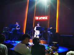 -TZ House音乐现场(来福士中心店)