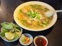 -大头虾越式风味餐厅(光明广场店)