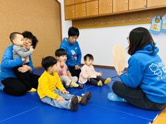 -抱抱熊托育中心(大悦城店)