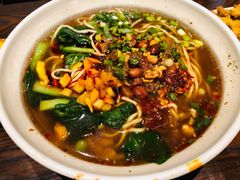 张飞牛肉面-爆炸头阿姨小四川正宗川味小吃(无任何分店)
