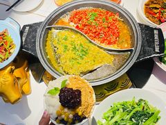 -阿瓦山寨·湘菜现炒·剁椒鱼头王(咸阳总店)